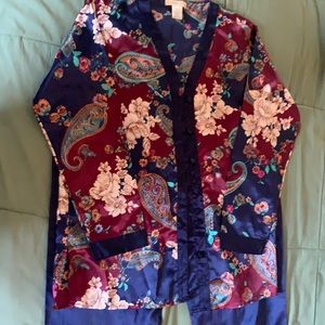 Nightwear set, paisley & floral print. Great gift for Mother’s Day!